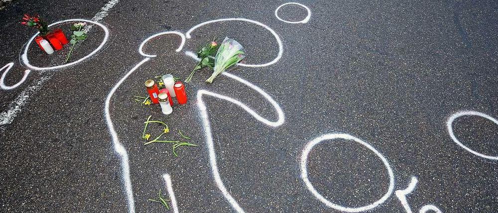 Kreidespuren zeigen den Umriss des Amokläufers Tim K.