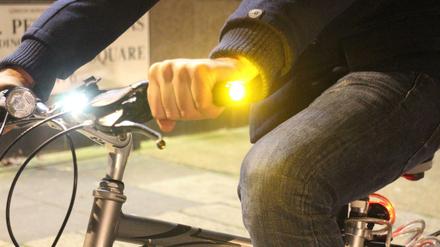 Richtungsanzeiger am Radl: Die Winglights des britischen Start-ups Cycl sollen zeigen, wo es beim Abbiegen mit dem Fahrrad langgeht.