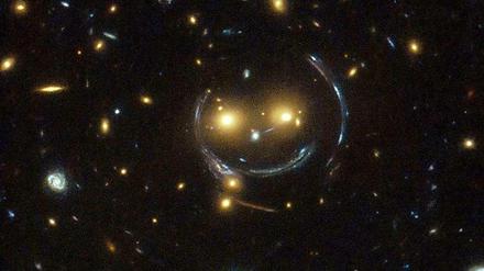 Die Aufnahme eines "Smileys" vom Weltraumteleskop Hubble
