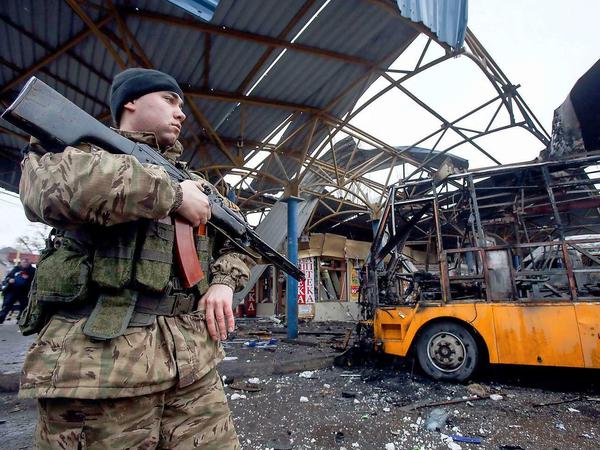 Ein pro-russischer Separatist in Donetsk in der Ostukraine.