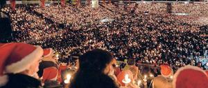 Alle Jahre wieder. 27000 Menschen werden am Dienstag zum Weihnachtssingen in der Alten Försterei erwartet.