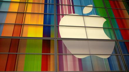 Apple erreichte an der Börse einen neuen Höchstwert. Investitionen in Solarstrom sollen das Unternehmen für die Zukunft weiter stärken.