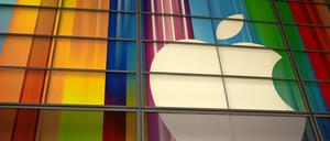 Apple erreichte an der Börse einen neuen Höchstwert. Investitionen in Solarstrom sollen das Unternehmen für die Zukunft weiter stärken.