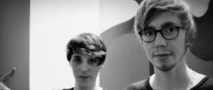 Künstlerisch wertvoll. Ein Selbstportrait von Ozean (Andreas Huber) und Egokind (Jan Hammele). 