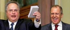 Der russische Außenminister Sergei Lawrow (r.) und sein griechischer Kollege Nikos Kotzias in Mosckau.