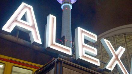 Am Alexanderplatz kam es am Samstagabend zu einer Schlägerei vor einer Diskothek.