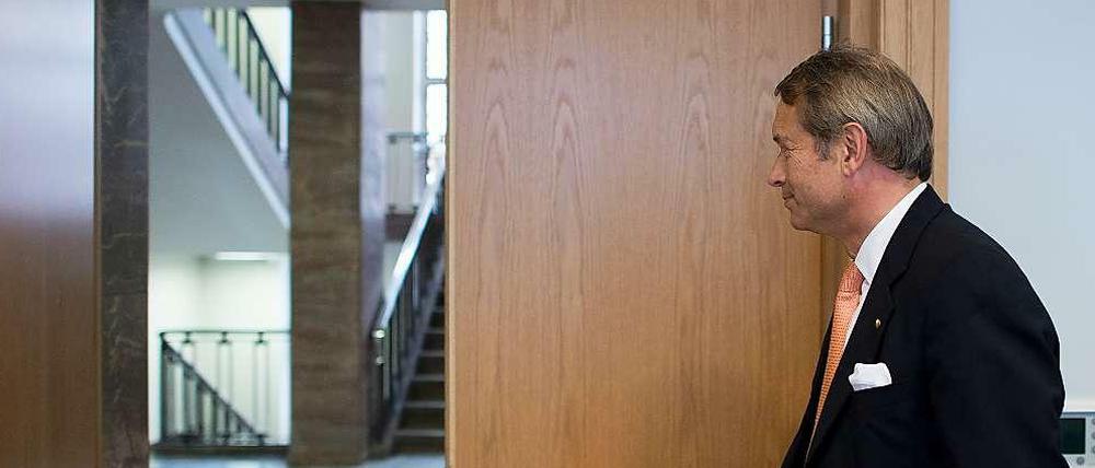 Strammen Schrittes in Richtung Ausgang: Berlins Finanzsenator Ulrich Nußbaum.