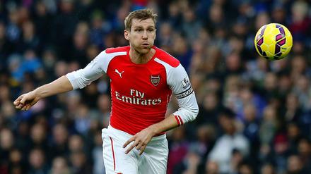 Per Mertesacker, 30, spielt seit drei Jahren beim FC Arsenal in London. Zuvor bestritt der 1,98 Meter große Innenverteidiger insgesamt 221 Bundesligaspiele, erst für Hannover 96, dann für Werder Bremen. Mit der Nationalmannschaft gewann er im Sommer den WM-Titel und trat anschließend nach 104 Länderspielen aus der Auswahl zurück. 