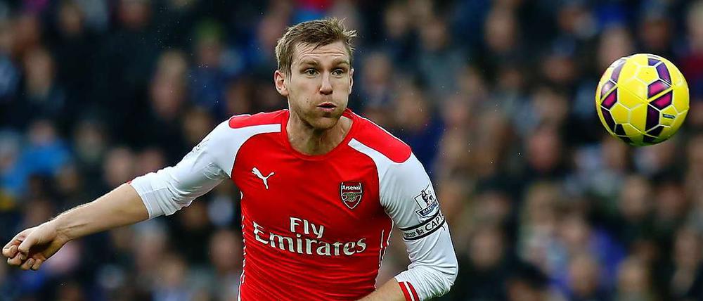 Per Mertesacker, 30, spielt seit drei Jahren beim FC Arsenal in London. Zuvor bestritt der 1,98 Meter große Innenverteidiger insgesamt 221 Bundesligaspiele, erst für Hannover 96, dann für Werder Bremen. Mit der Nationalmannschaft gewann er im Sommer den WM-Titel und trat anschließend nach 104 Länderspielen aus der Auswahl zurück. 