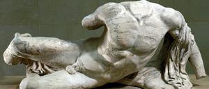 Mürber Marmor. Der von der Athener Akropolis stammende Torso des griechischen Flussgottes Ilissos ist jetzt in der Petersburger Eremitage zu sehen. Sonst aber nur im Britischen Museum in London. 