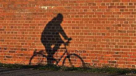 Gehweg, Radweg, Straße. Fahrradfahrer fahren nicht zwingend dort, wo sie sollen, weiß unser Kolumnist. 