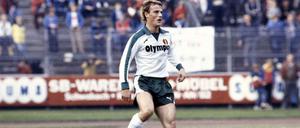 Lang hair. Thomas Schaaf kickt 1982 für den SV Werder. Am Sonntag ist der Trainer erstmals Gegner, mit Eintracht Frankfurt.
