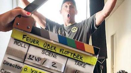 Wotan Wilke Möhring, 46, wurde in Detmold geboren und wuchs in Herne auf. Der gelernte Elektriker kam über den Weg als Clubbesitzer, Musiker (u.a. mit Gaby Delgado von DAF), Türsteher und Model zur Schauspielerei. Für die Rolle in „Der letzte schöne Tag“ erhielt er den Deutschen Fernsehpreis und den Grimme-Preis. Seit 2012 ist er für den NDR als „Tatort“-Kommissar im Einsatz. 