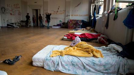 Die Gerhart-Hauptmann-Schule in Berlin-Kreuzberg. Einige Flüchtlinge in dem Gebäude in der Ohlauer Straße wollen nicht ausziehen. Freitag endet die Frist des Bezirksamtes.