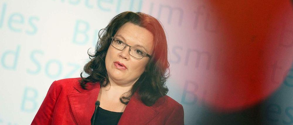 Andrea Nahles sieht keinen Eingriff in das Streikrecht.