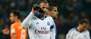 Rezeptlos: Hamburgs Rafael Van Der Vaart und Tomas Rincon nach dem Relegations-Hinspiel gegen Fürth.