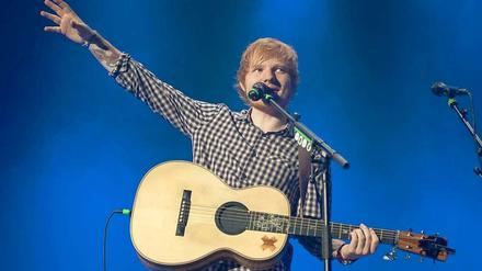 Der Junge mit dem Karohemd. Ed Sheeran rappt gelegentlich auch ein bisschen.