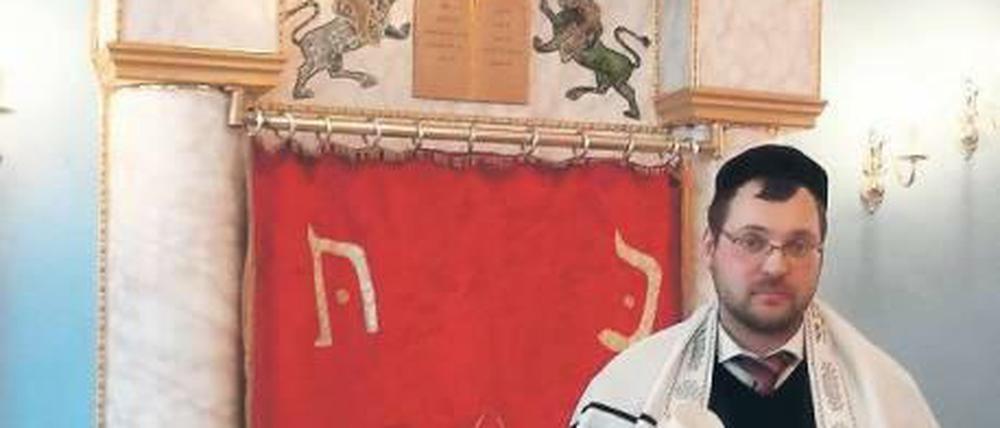 Viel unterwegs: Landesrabbiner Shaul Nekrich beim Gottesdienst.