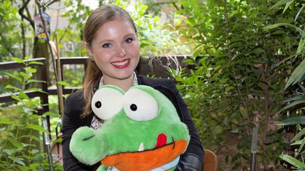 Die große Schnappi-Plüschpuppe hat Joy Gruttman (heute 18) noch. Sie lagert bei Tante Iris Gruttmann im Keller.