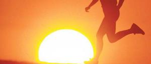 Läuferin im Sonnenuntergang