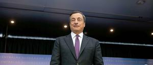 Mario Draghi, Chef der Europäischen Zentralbank, versucht mit allen Mitteln, die Wirtschaft wieder in Gang zu bekommen. 