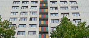 Hochhaus in der Einbecker Straße in Berlin-Lichtenberg.