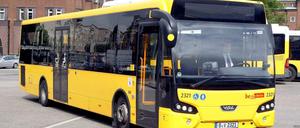 Der neue "Citea LLE-Bus" der BVG auf dem Werksgelände.
