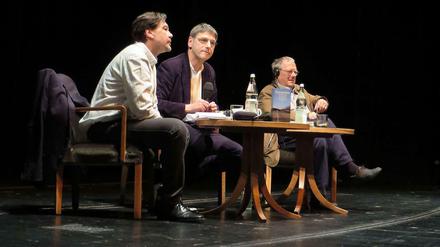 Juri Andruchowytsch, Manfred Sapper und Adam Michnik am Dienstag, 13. 5. in der Volksbühne