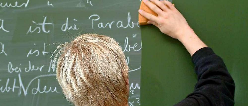 Berlin kriegt eine gewischt. Brandenburg wirbt auch um die Lehrer der Hauptstadt.