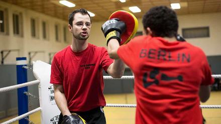 Er kann einiges einstecken. Thomas Gebhardt engagiert sich als Boxtrainer beim SV Stahl Schöneweide.