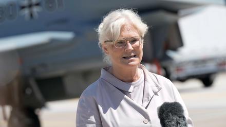 Bundesverteidigungsministerin Christine Lambrecht bei einem Pressestatement.