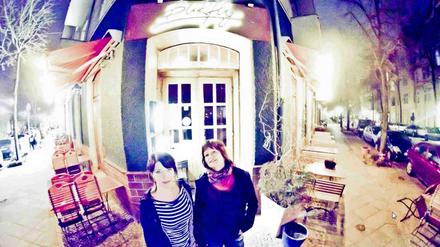 Das Barfly ist eine Größe in Spandau und belebt seit Jahren den Kiez. Und die beiden Frauen haben hier das Sagen,