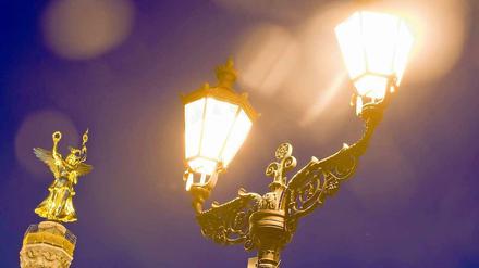 Alte Laternen statt innovative Konzepte: Berlin hinkt bei der Umsetzung seines Lichtkonzepts hinter den eigenen Vorgaben her.