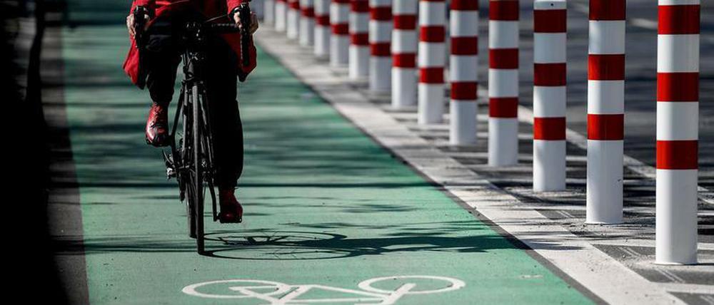 Ein Poller-Radweg in Berlin.