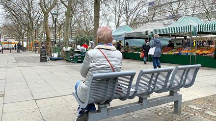 Bisher ist der Hermann-Ehlers-Platz in Steglitz wenig einladend. Das soll sich bald ändern.