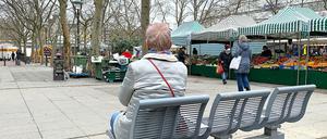 Bisher ist der Hermann-Ehlers-Platz in Steglitz wenig einladend. Das soll sich bald ändern.