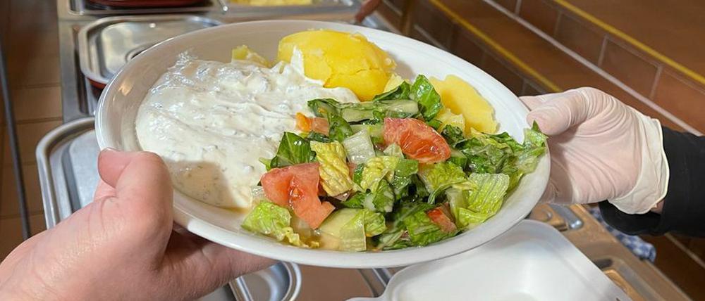 Zur Kältehilfe gehören Übernachtungsangebote, Suppenküchen, Kleiderkammern und medizinische Hilfe. Die Aktion „Warmes Essen“ in Zehlendorf sucht nach einer neuen Küche.