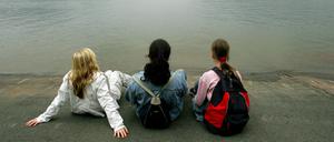 Neben dem Aufholen von Lernrückständen sind nach Ansicht von Bildungsforschern nun auch gemeinsame Erlebnisse etwa auf Klassenfahrten oder beim Sport für Schüler wichtig.