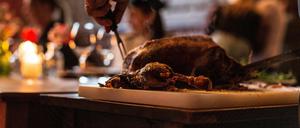 Der Gänsebraten gehört für viele in die Weihnachtszeit.