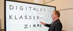 Die sollen irgendwann in allen Berliner Klassenzimmern stehen: digitale Schultafeln.