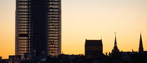 Der Steglitzer Kreisel ist seit Jahren ein Baustellen-Gerippe. 