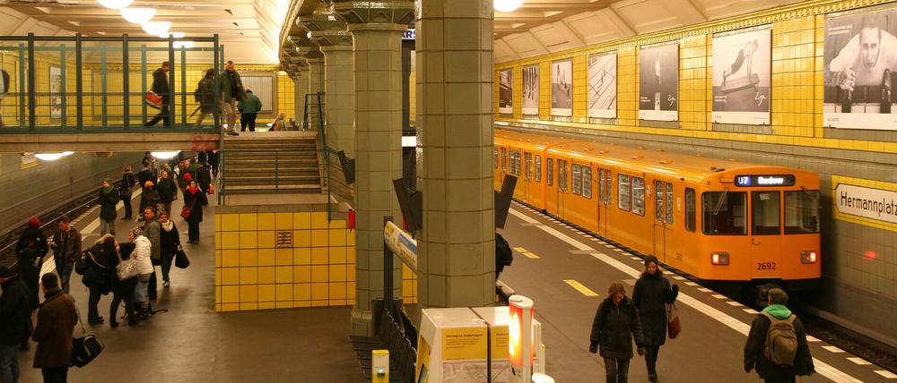 U-Bahnhof Hermannplatz (U7, U8, 1926/27) in Berlin.