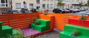 Alles so schön bunt hier. Die Parklets standen nicht lange in Prenzlauer Berg.