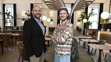 Zur Eröffnung 2022 noch guter Dinge: Restaurantmanager Robert Kittelmann und Küchenchef Fabian Fiedler.
