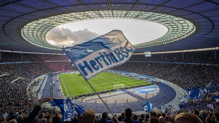 Die Fans von Hertha BSC hoffen auf bessere Zeiten ihres Klubs. 