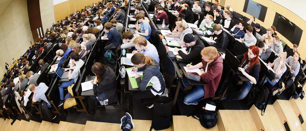 Bessere Betreuung von Studierenden könnte ein Aspekt bei den Hochschulverträgen sein.