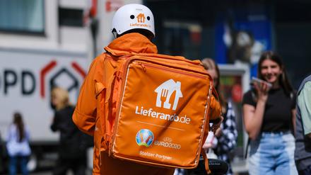 Ein Fahrer des Bringdienstes Lieferando. (Symbolfoto)