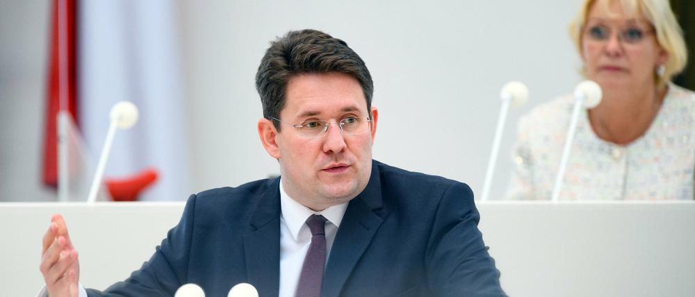 Péter Vida ist seit 2011 Landesvorsitzender von BVB/Freie Wähler, im September 2019 übernahm er auch den Fraktionsvorsitz. 