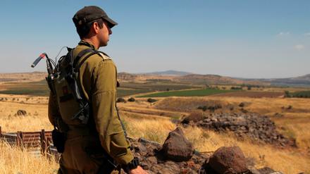 Ein israelischer Soldat an der syrischen Grenze. 