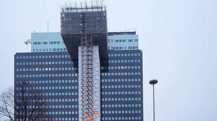 Dauerbaustelle. Das ehemalige Philips-Hochhaus wird – ganz allmählich – zum Hotel der spanischen „Riu“-Kette.